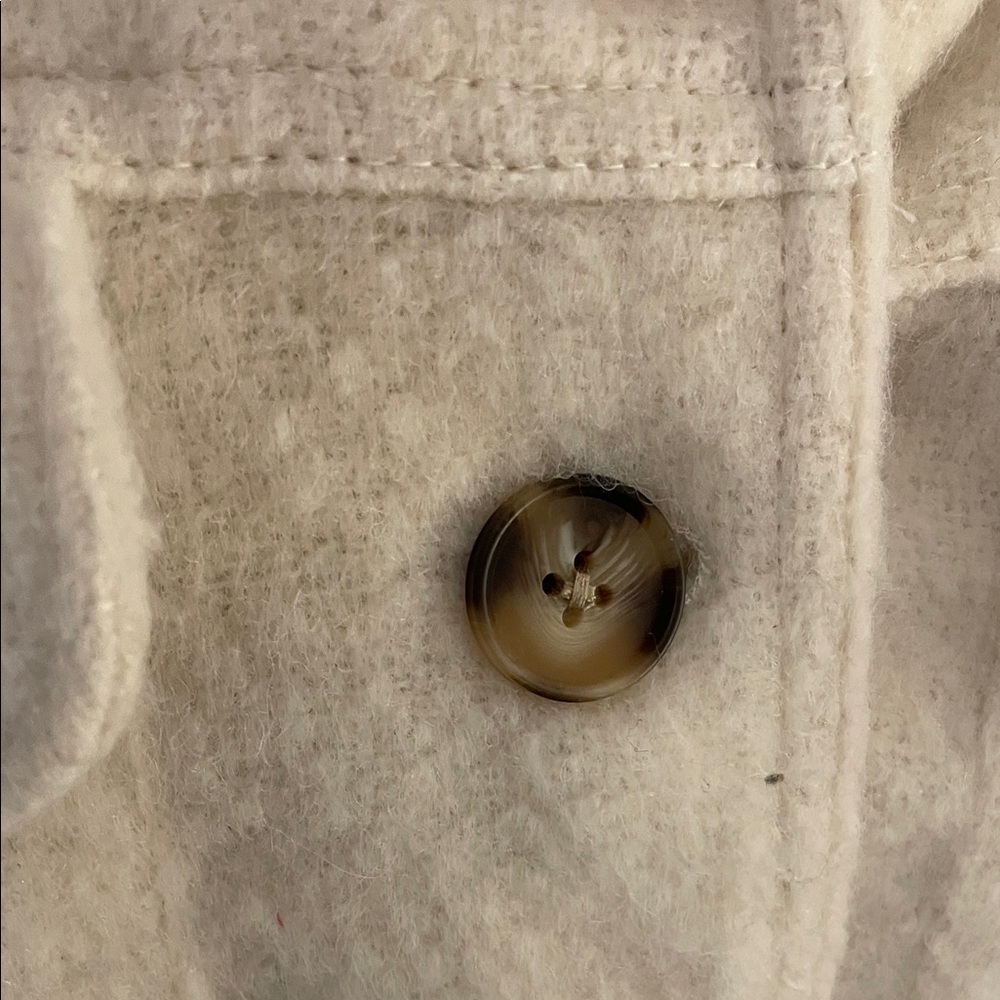 Universal Thread Cream shacket fuzzy Jacket unwor… - image 4
